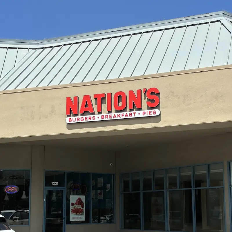 Nation’s Giant Hamburgers and Great Pies