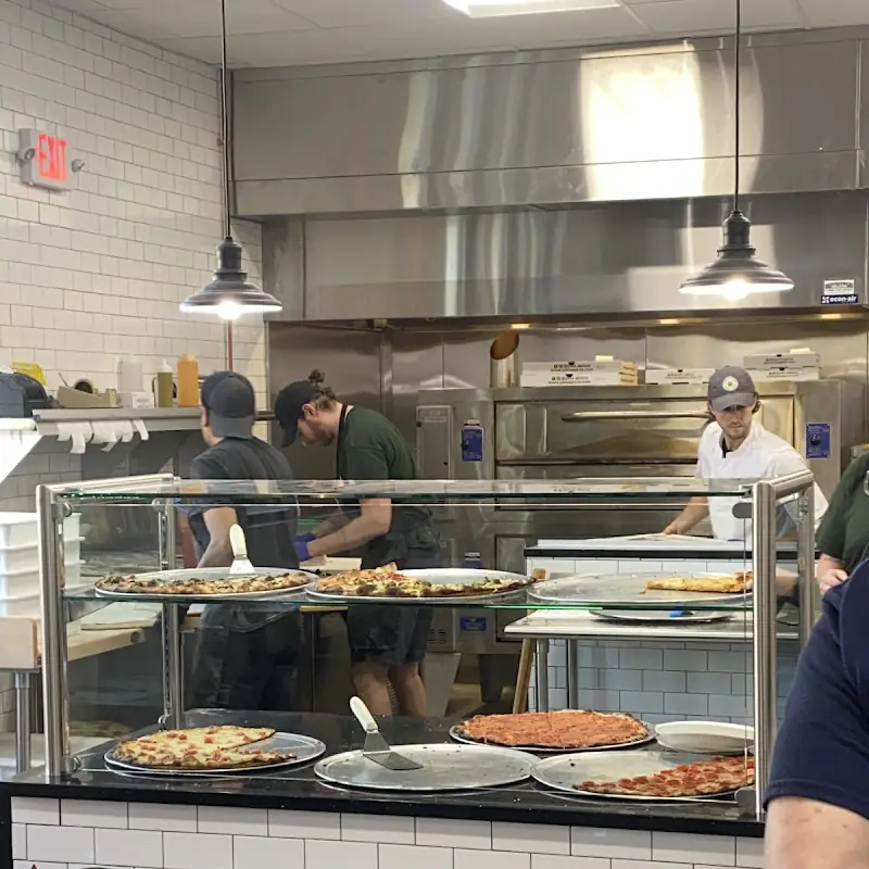 Pat's Apizza
