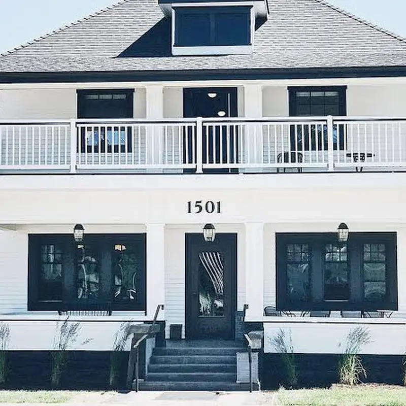 The Landing Hotel and Dining