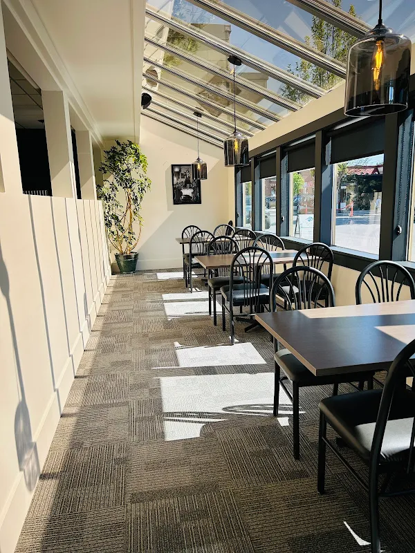 Emo's Pizza & Grill