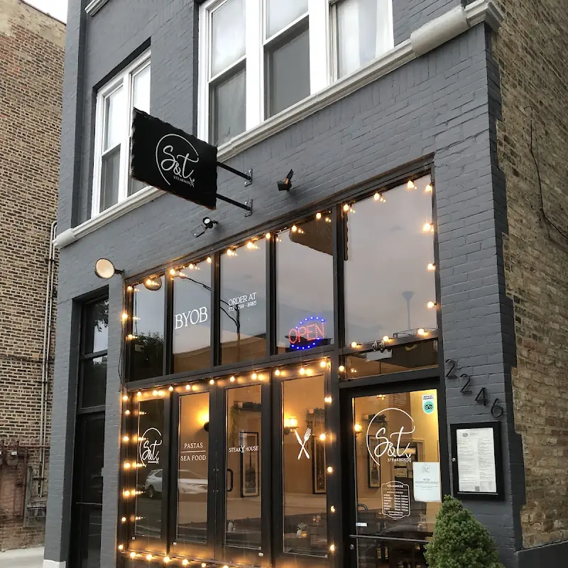 S & T Steakhouse