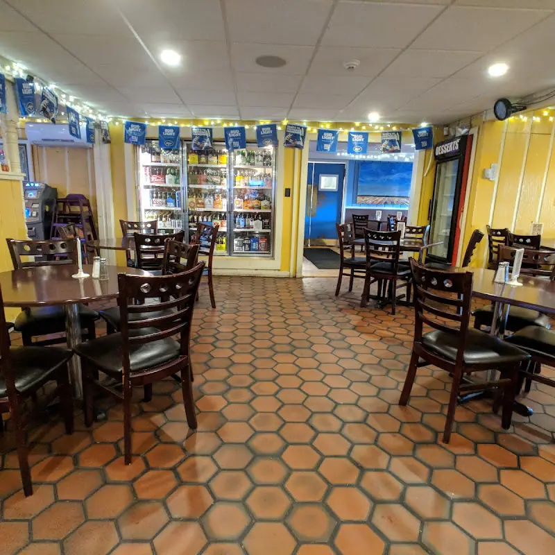 Patriots Crossing Tavern & Wine Shop