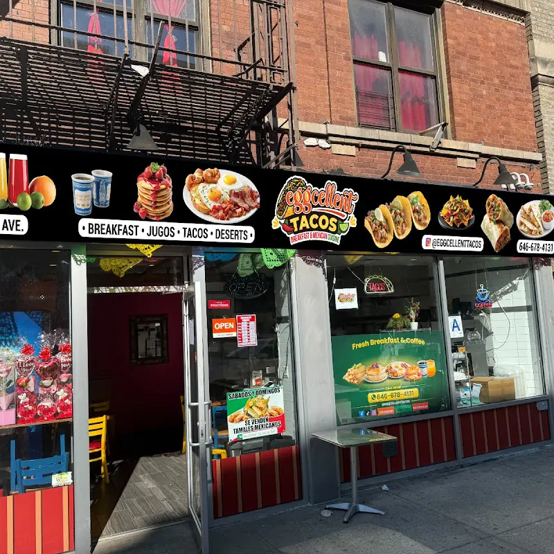 Empanada de pollo/chicken.