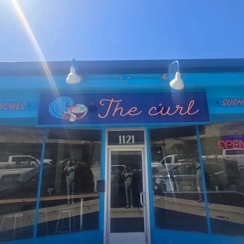 The curl bowls & Rolls