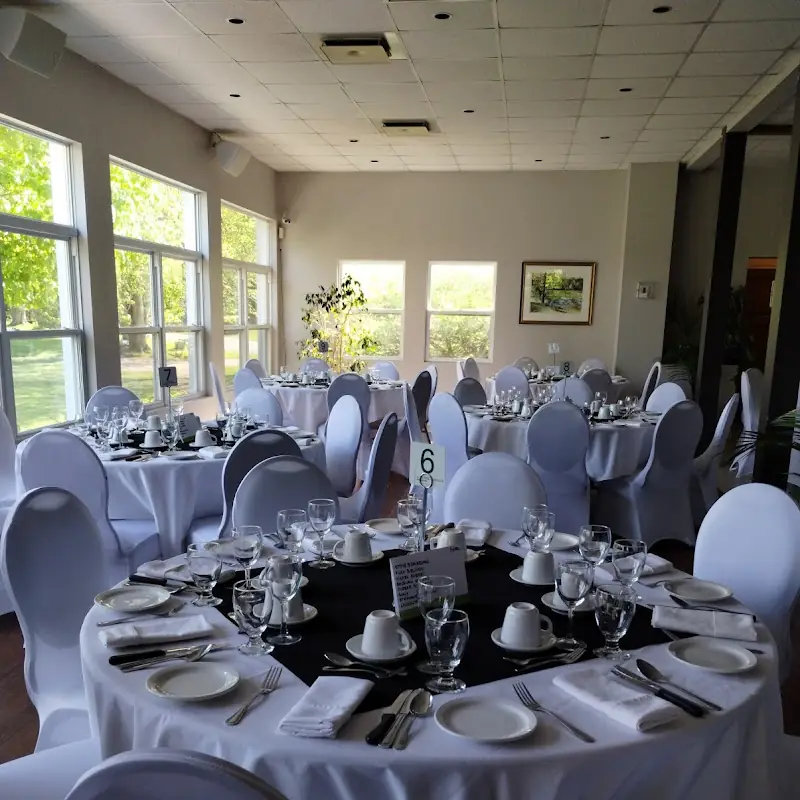 Bistro L'herbe Longue du Club de Golf Cowansville