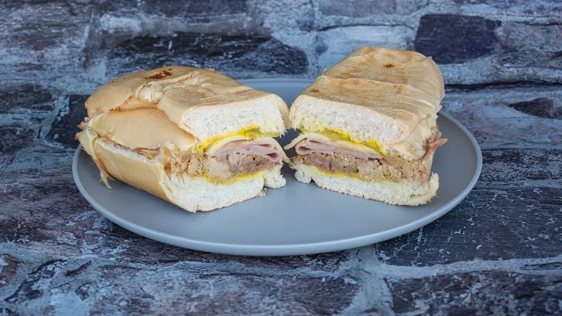 Hotdog Boricua Y Algo Mas