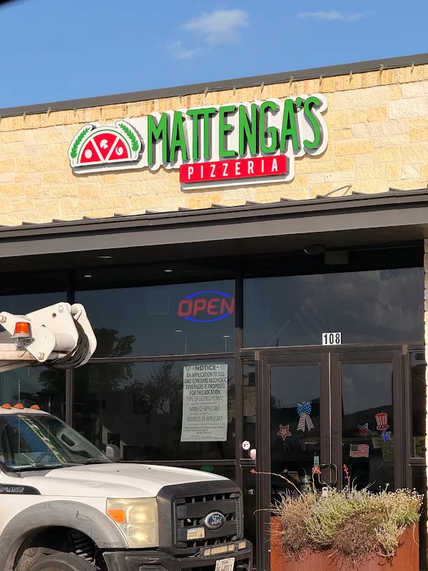 Mattenga's Pizzeria in New Braunfels Marketplace