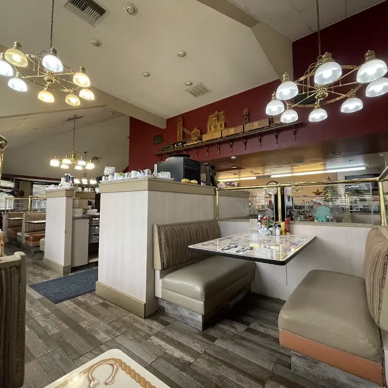 Ryderz Restaurant and Lounge