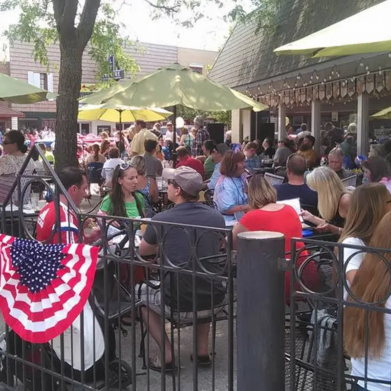 Mr. Jack'ss Sports Bar & Grill