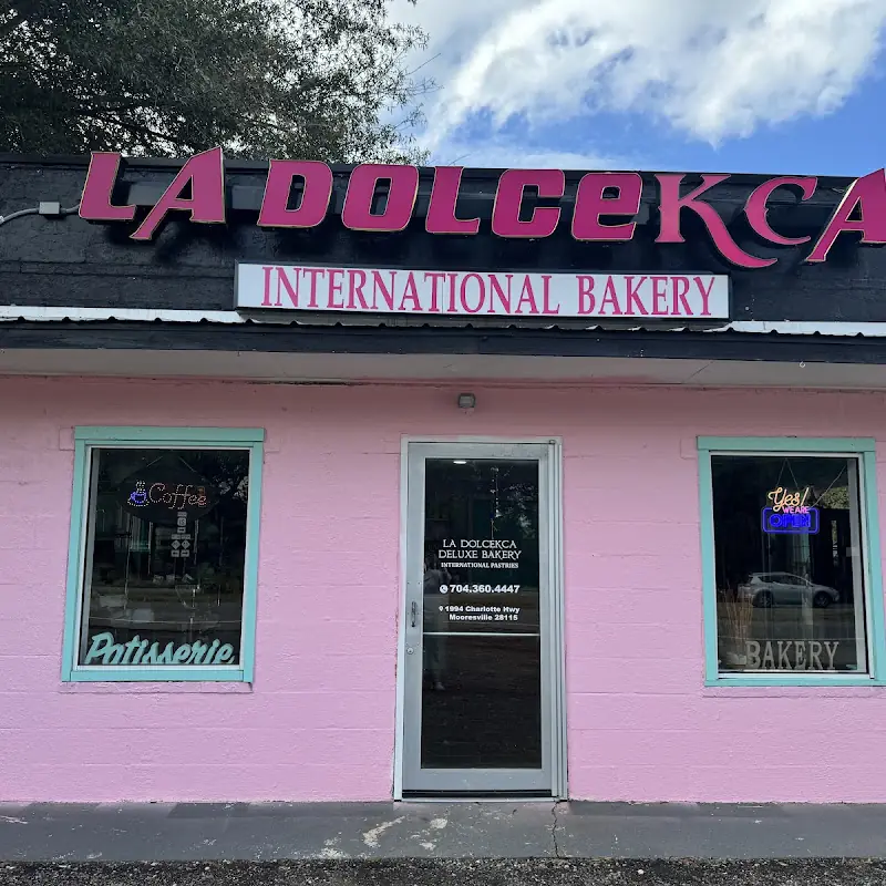 La Dolcekca Deluxe Bakery
