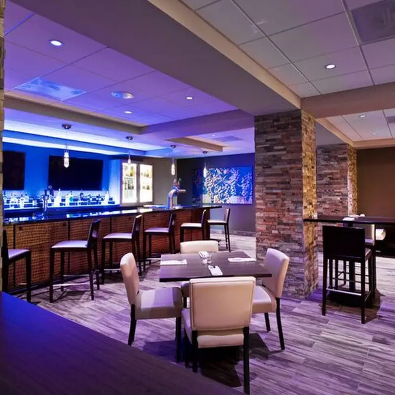 Cascadia Restaurant & Bar