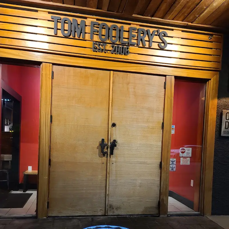 Tom Foolery's Restaurant & Bar