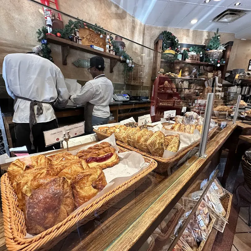 Alon's Bakery & Market