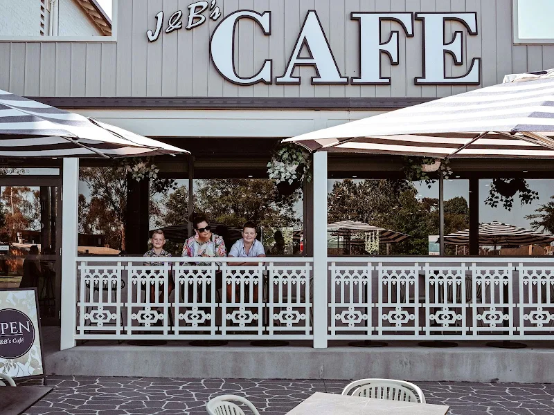 J & B's Gourmet Cafe