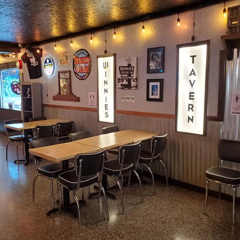 Winnie's Tavern