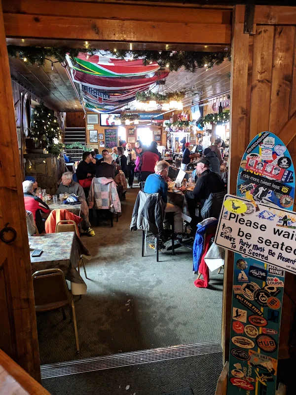 Hellroaring Saloon & Eatery