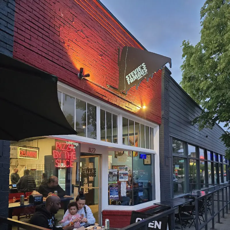 Stevie's Famous Burien