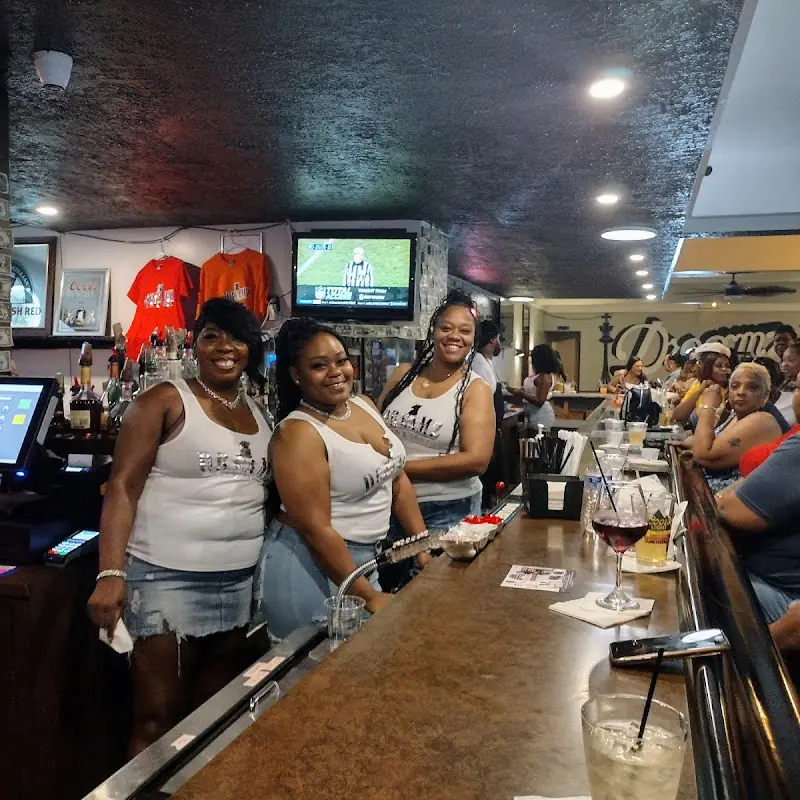 DREAMZ BAR & GRILL