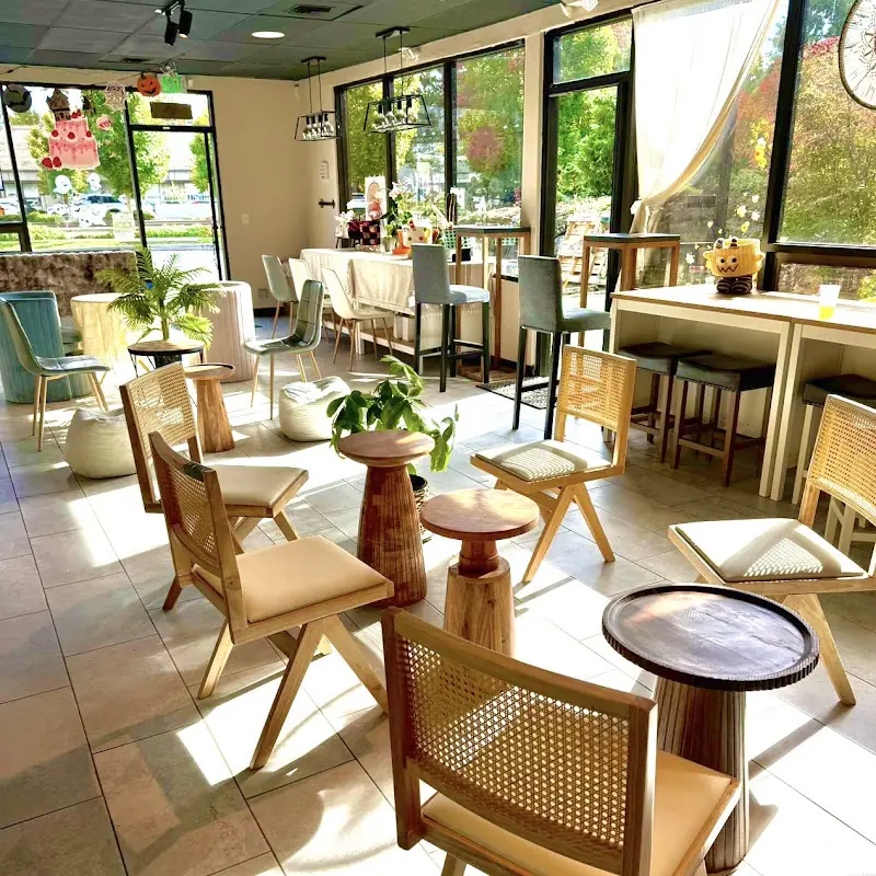 HoneyMe Bakery & Cafe