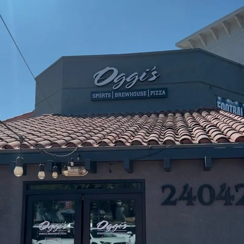 Oggi's Sports | Brewhouse | Pizza