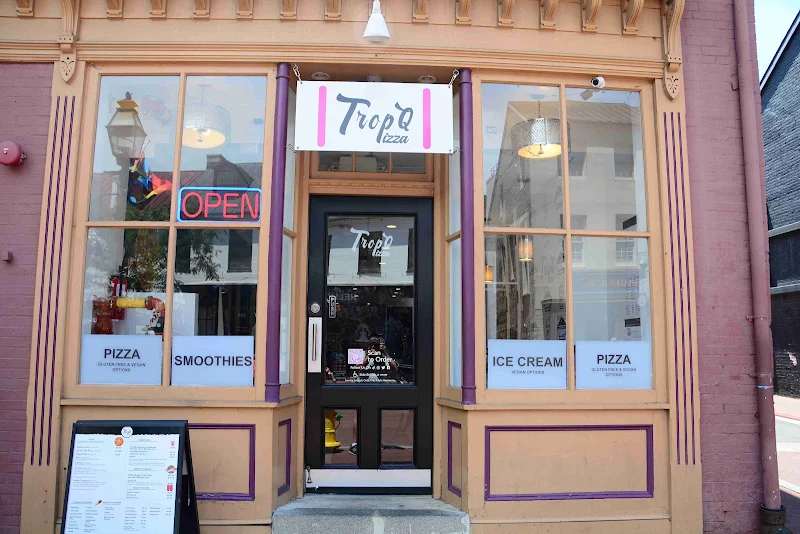 TropQ Pizza
