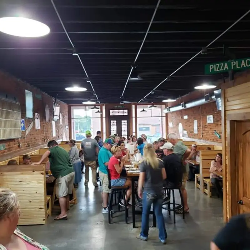 Grand Avenue Pizza