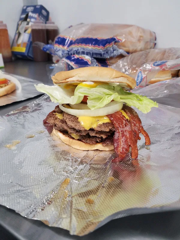 Momma Louise's BBQ, Burgers & More