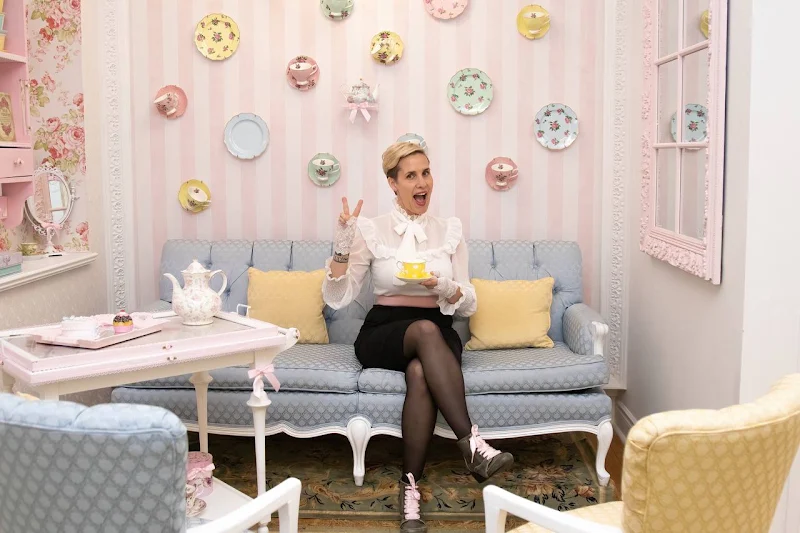 Lady Porcelaine