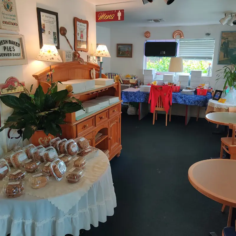 Dolly's Produce Patch and Eatery