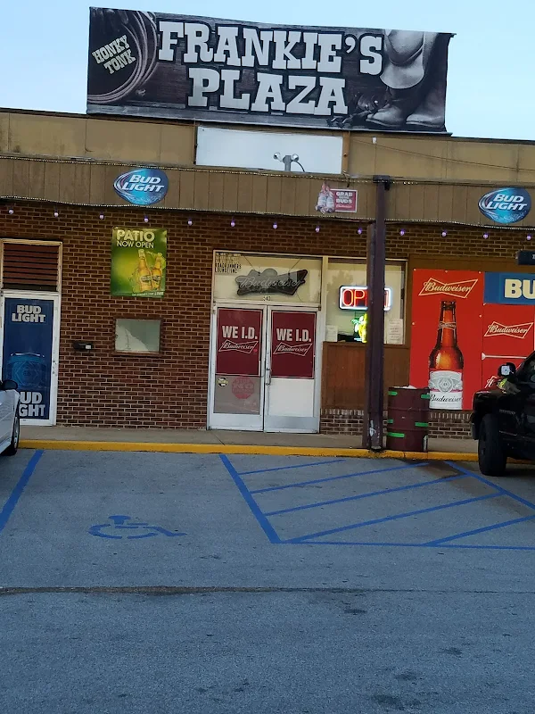 Frankie's Plaza Lounge