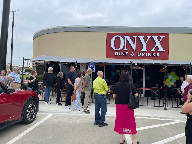 Onyx Dine and Drinks