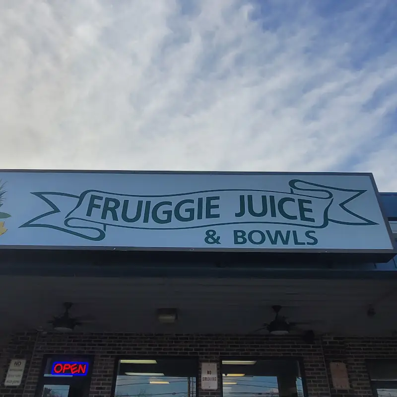Fruiggie Juice and Bowls