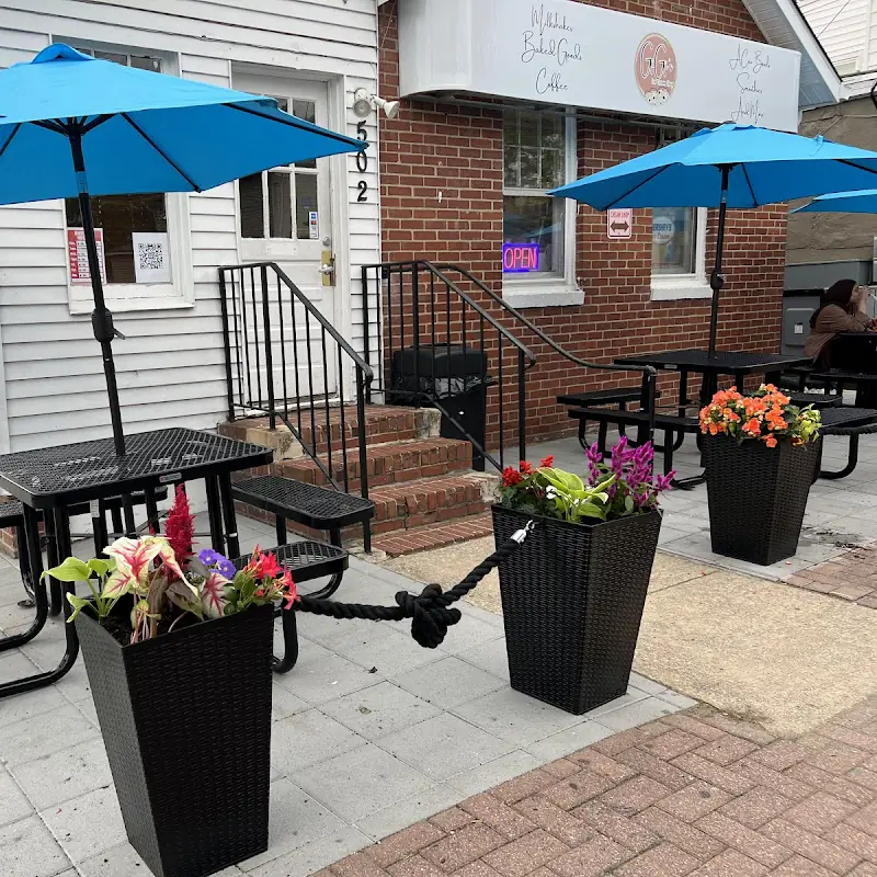 GiGi’S ICE CREAM & CAFE