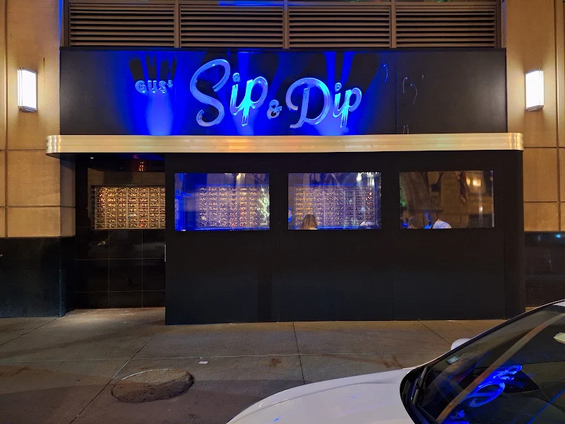 Gus' Sip & Dip