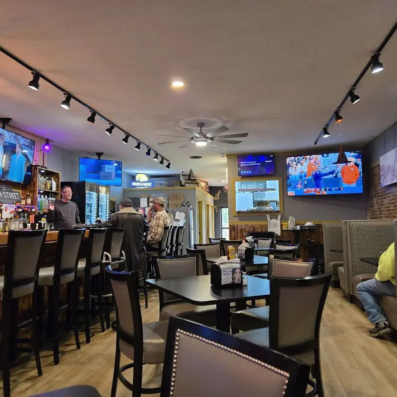 Main Street Pub and Grub