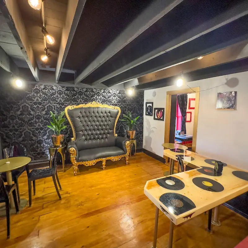 Remix Audio Bar (Coffee House & Ramen)