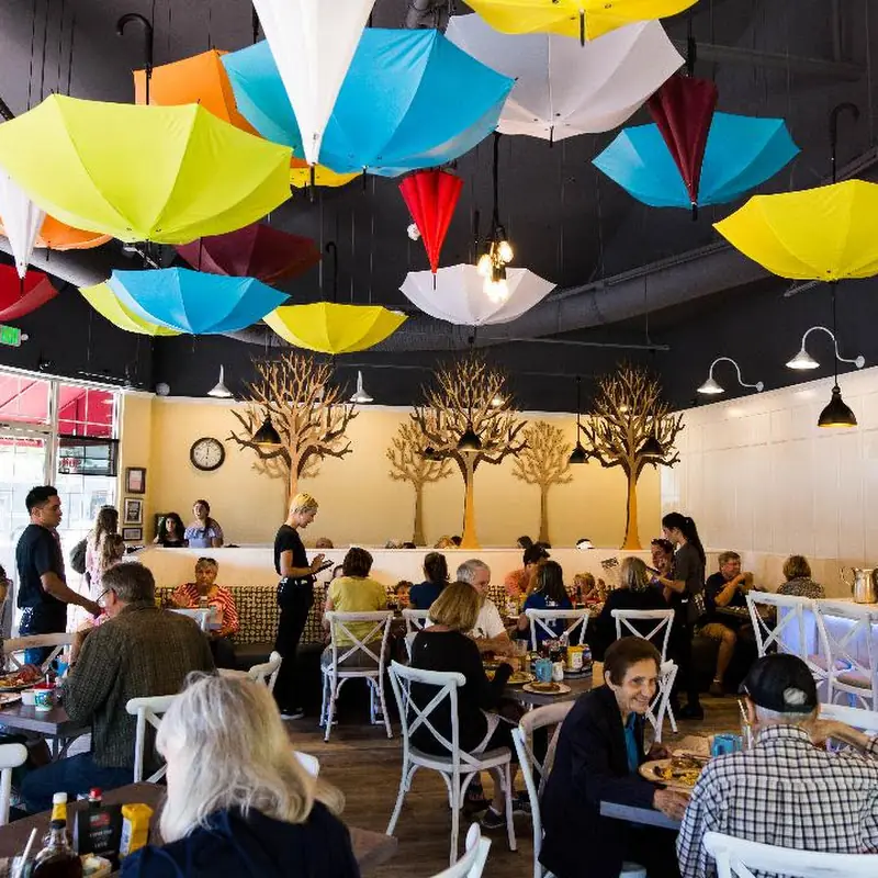 Crumbs Breakfast, Lunch & Bar