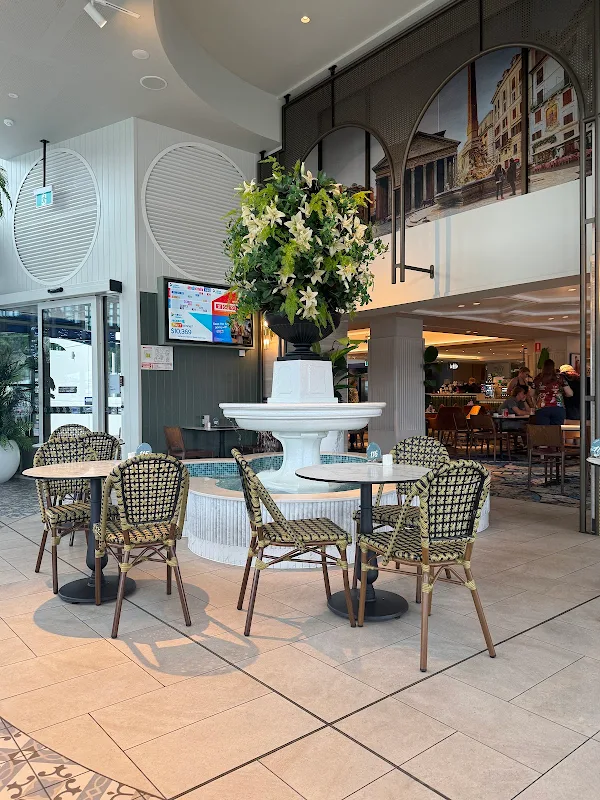 Fratelli's Café, Restaurant & Bar