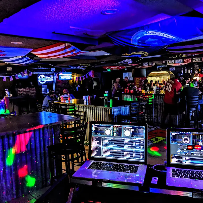 Roadside Bar & Grill