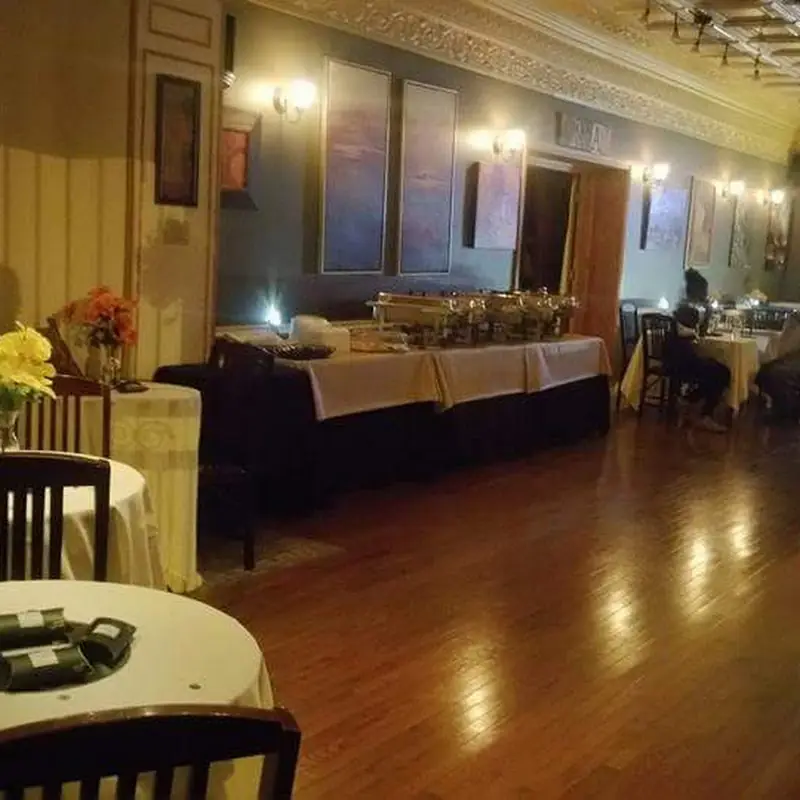Intimate Romantic Vision Restuarant