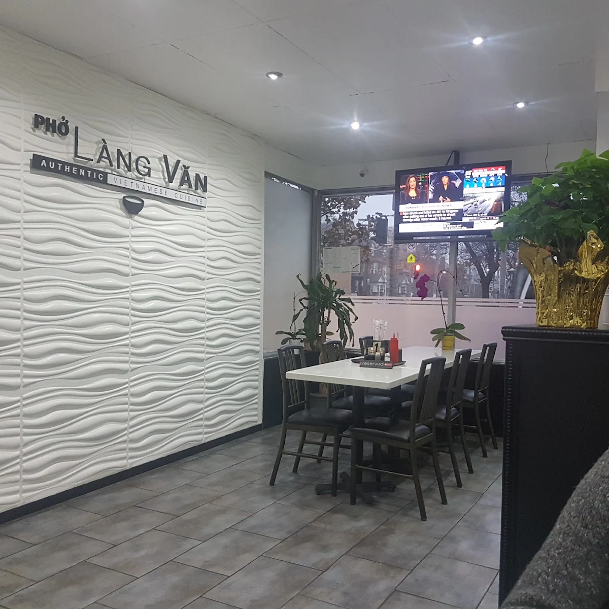 Vibe, Pho Lang Van