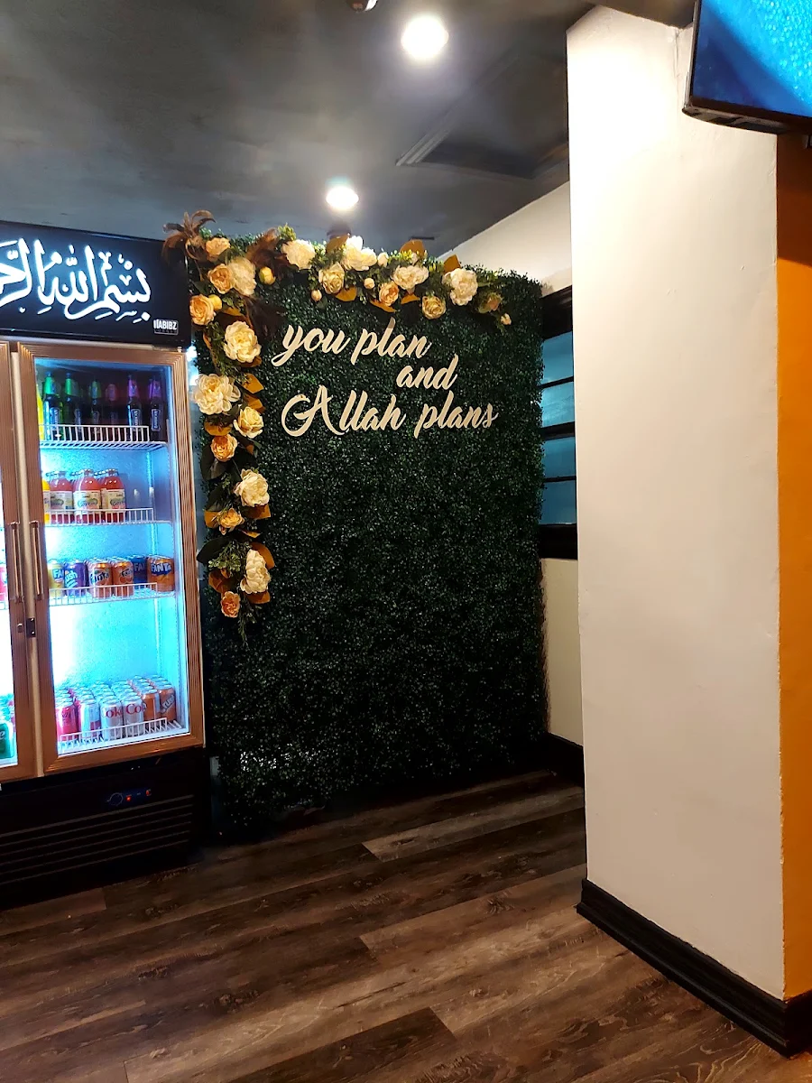 Vibe, Habibz Corner