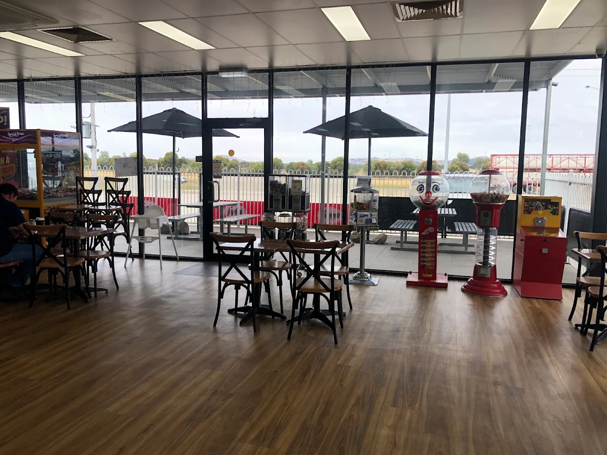 Vibe, Ararat Roadhouse