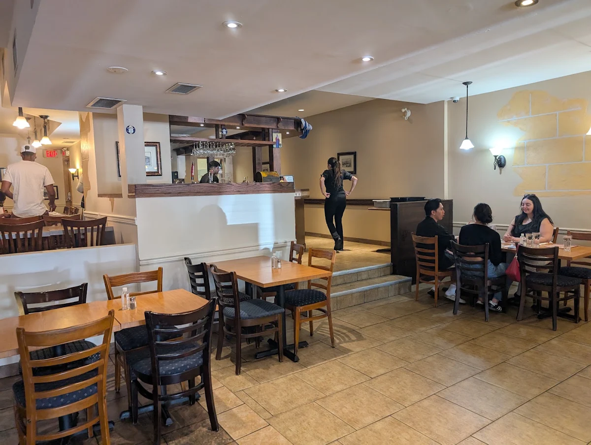 Vibe, Messini Authentic Gyros