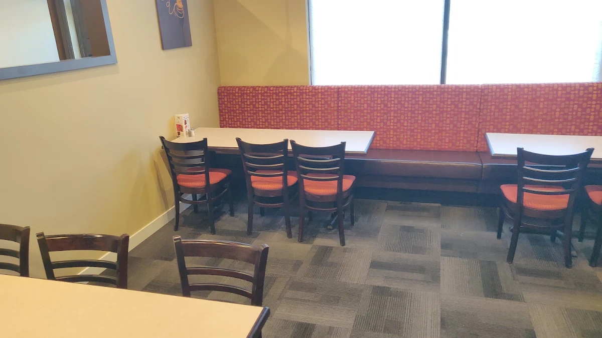 Vibe, Royal Pizza Market Mall