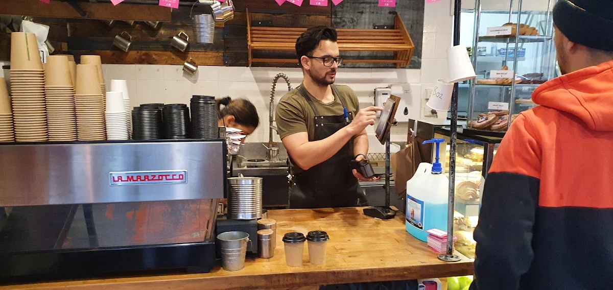 Vibe, Hampton Corner Cafe/Bakery