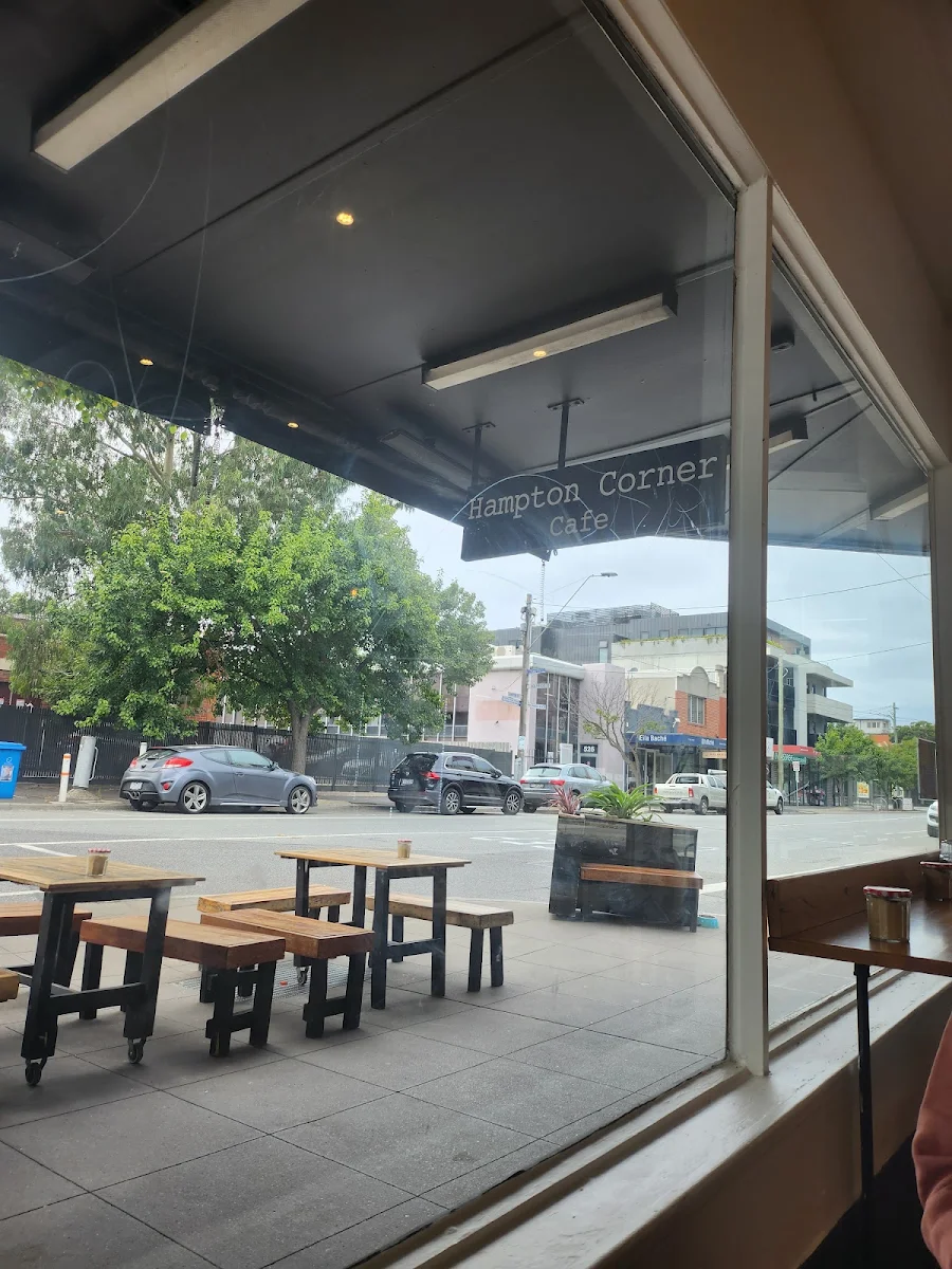 Vibe, Hampton Corner Cafe/Bakery