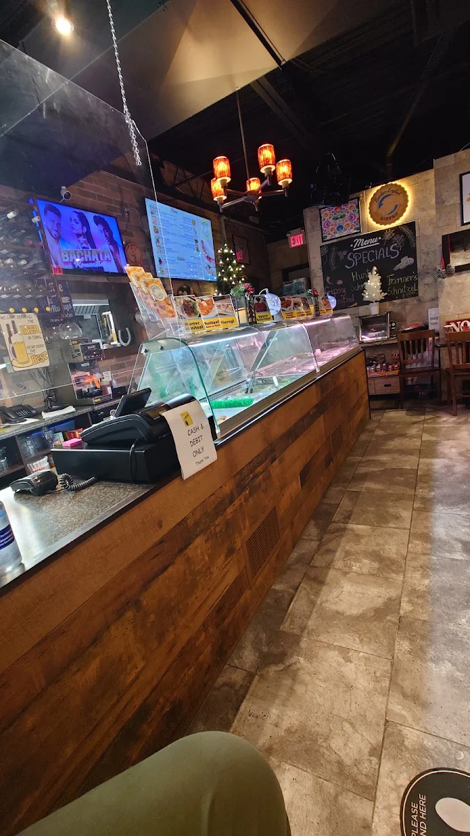 Vibe, Broken English Bistro