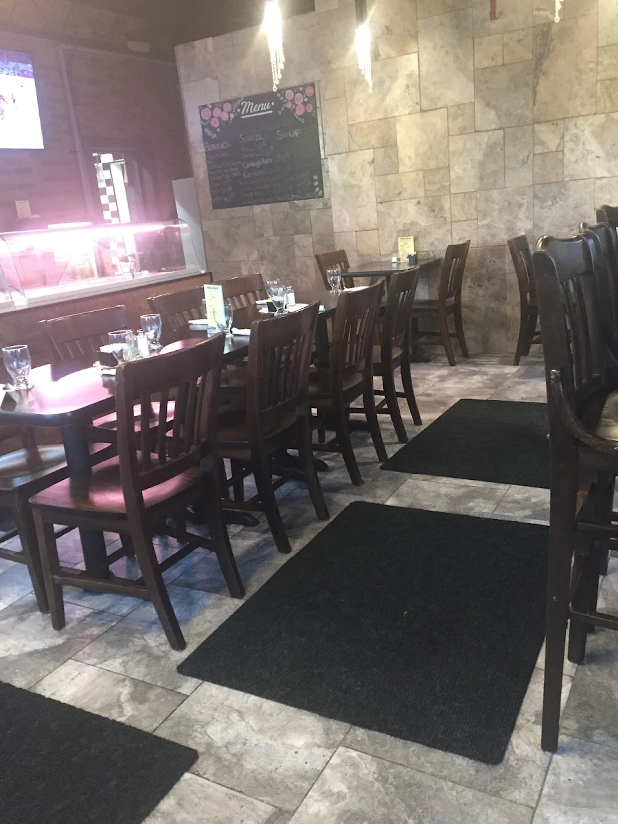 Vibe, Broken English Bistro