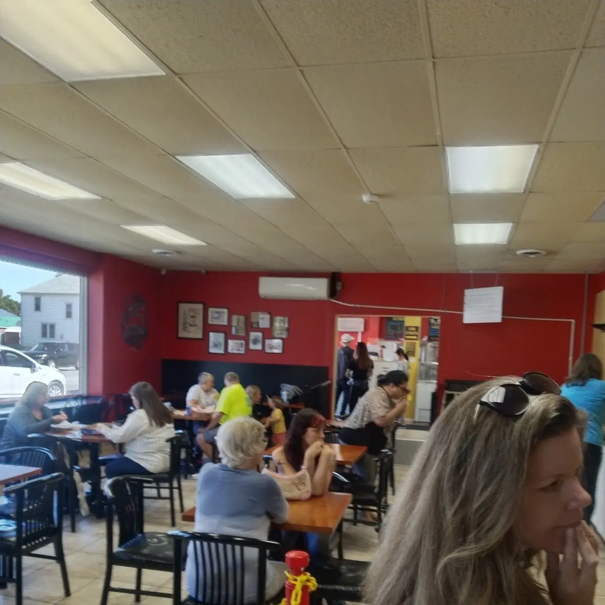 Vibe, Suzy's Ice Creamporium/Original Alberts